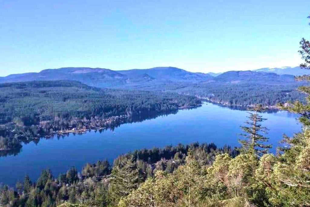Raincoast Retreat At Shawnigan Lake! ภายนอก รูปภาพ